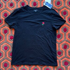 MAKE OFFER! New Segments Black Tee Rose Detail Small Seg'Ments